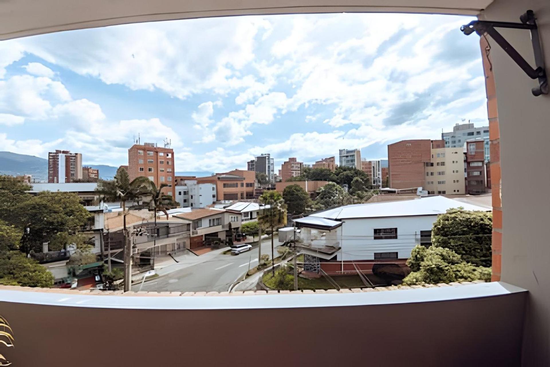 Apartment Ed Santo Tomas Laureles Medellin