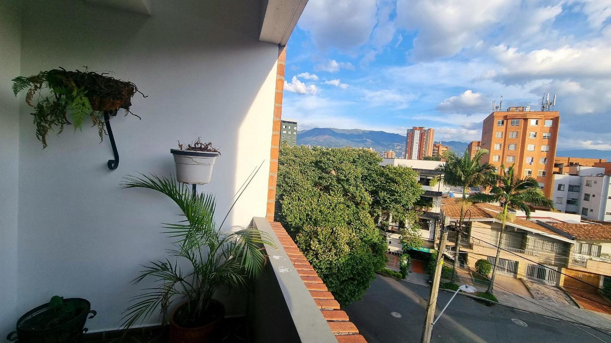 Ed Santo Tomas Laureles Apartment